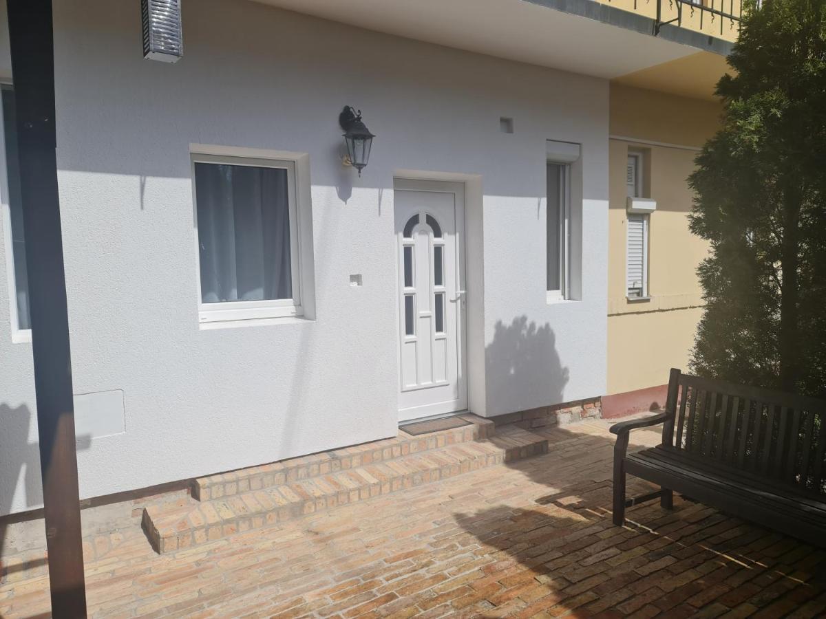 סגד Season One Apartman מראה חיצוני תמונה